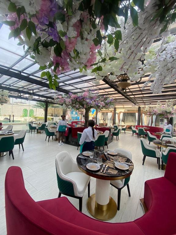 Restaurace v ubytování Sujimoto Residences MacDonald