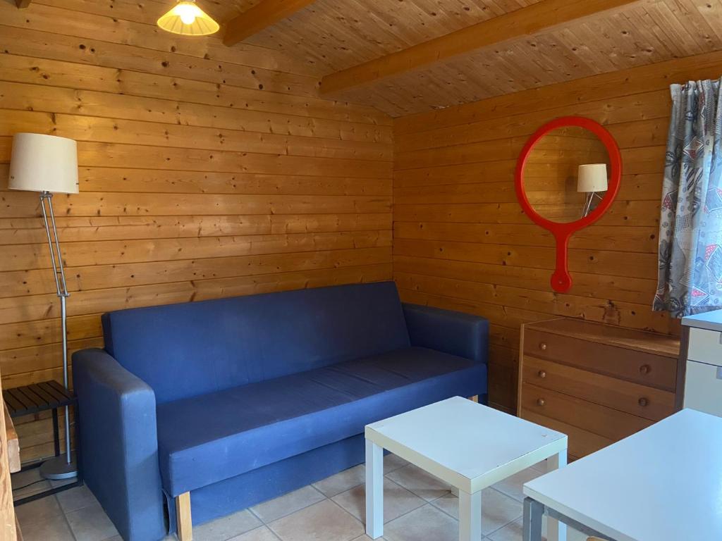 Posezení v ubytování Feriebyens Camping
