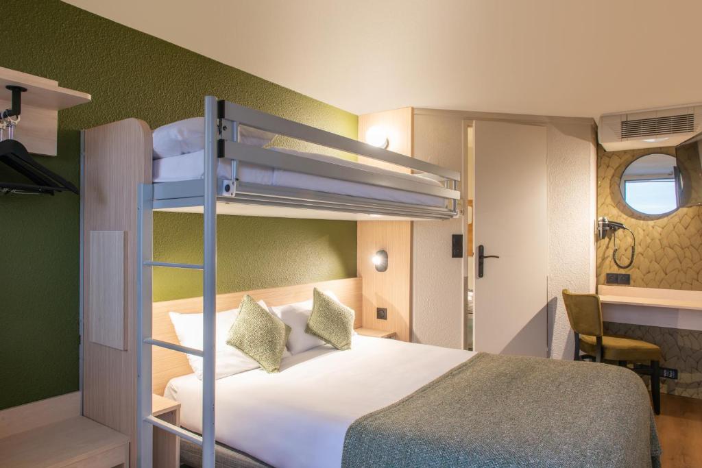 Hôtel Olivet, Orléans Sud - Nouvelle Ouverture - Triple Room (1 Double Bed + 1 Single Bed)