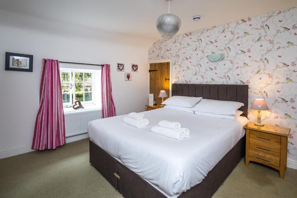 The Orange Tree - Double Or Twin Room (Pets Not Allowed)