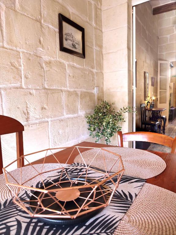 Posezení v ubytování OnTheRocks - Holiday Home in Victoria, Gozo