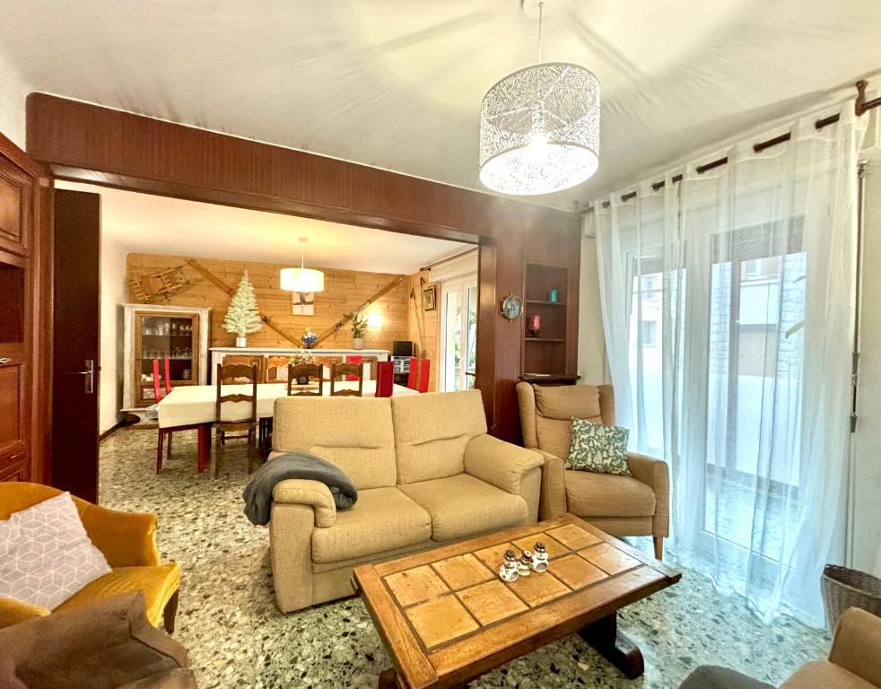 Posedenie v ubytovaní L'AIGLON appartement