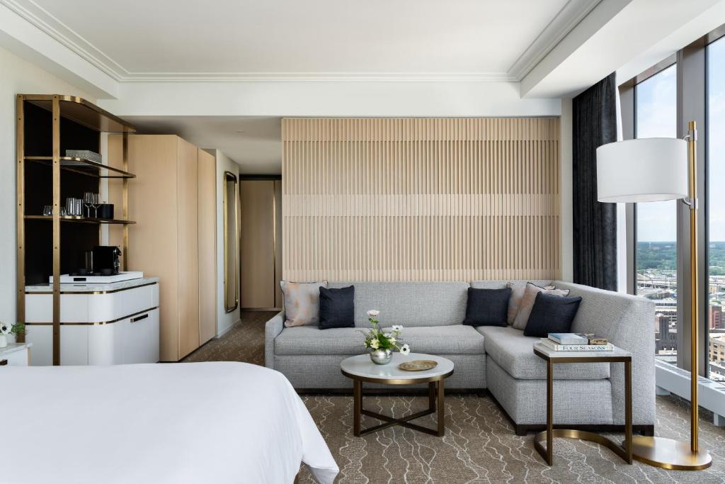 Four Seasons Hotel Minneapolis photo