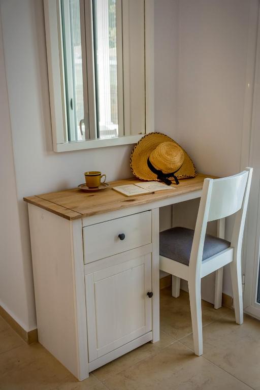 Fotografie z fotogalerie ubytování Galazio Rooms & Suites v destinaci Batsi