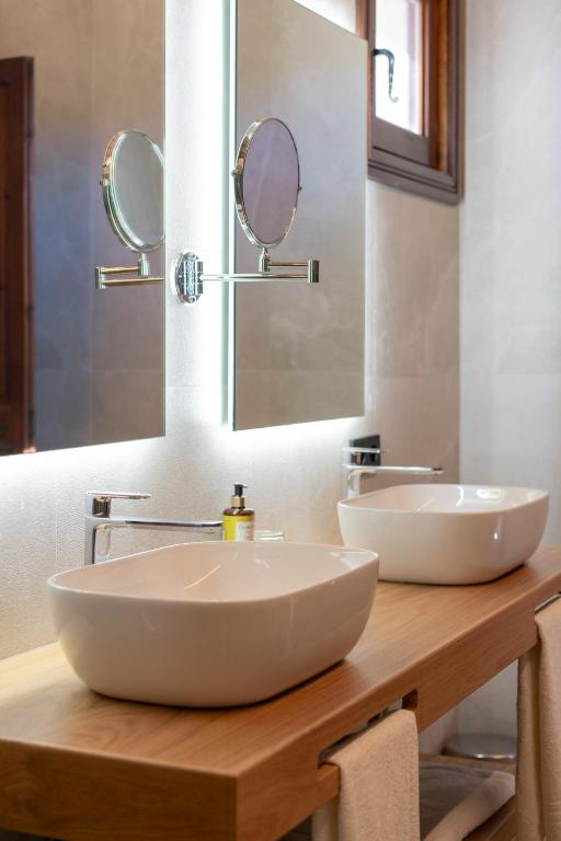 A bathroom at S'Hort de Son Caulelles - Adults Only
