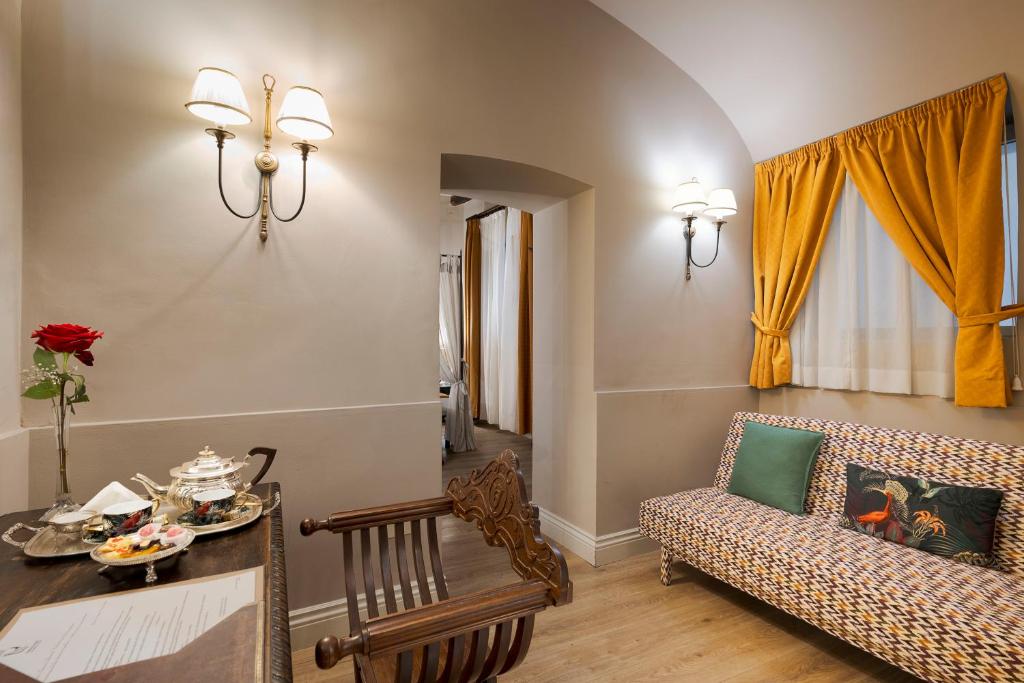 Palazzo Arone dei Baroni di Valentino - Superior Double Room