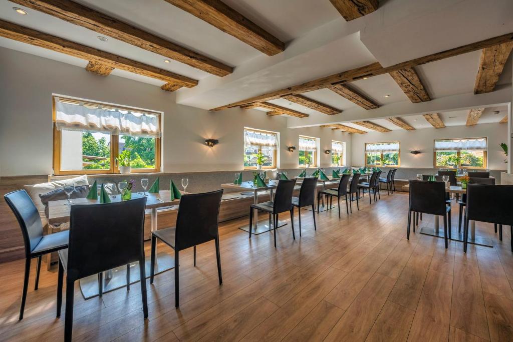 Restaurace v ubytování Hotel & Restaurant Adler Ittendorf - 24h Self-CheckIn