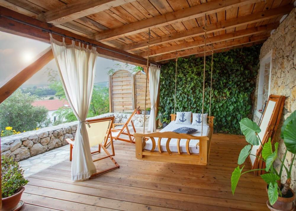 Posedenie v ubytovaní Villa Mora