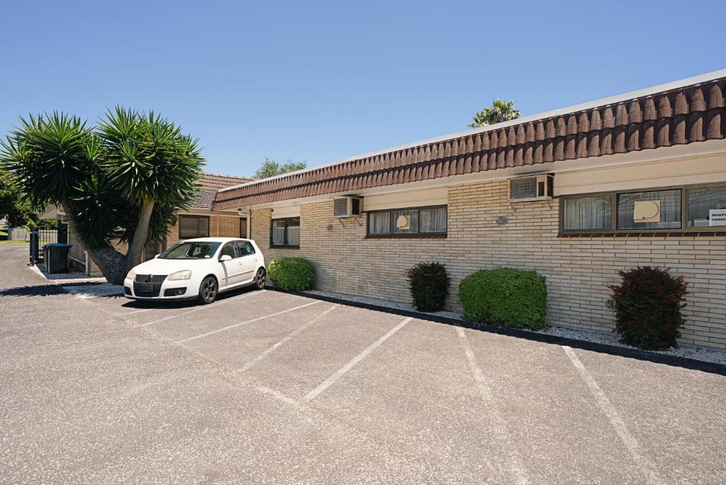 Dukes Midway Lodge - Resim 13