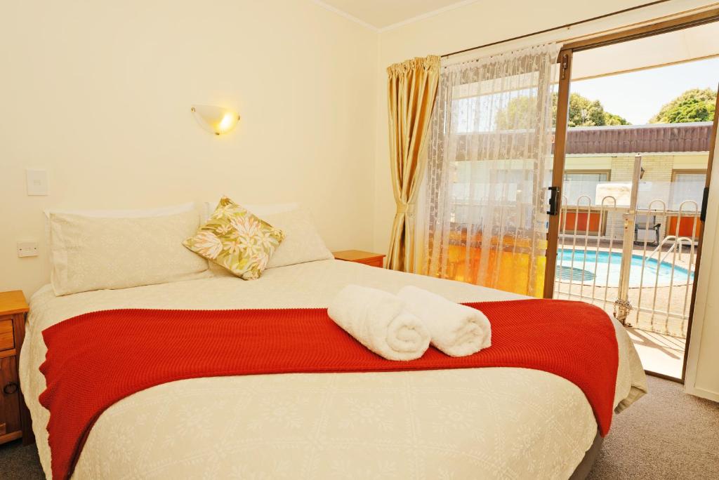 Dukes Midway Lodge - Resim 20