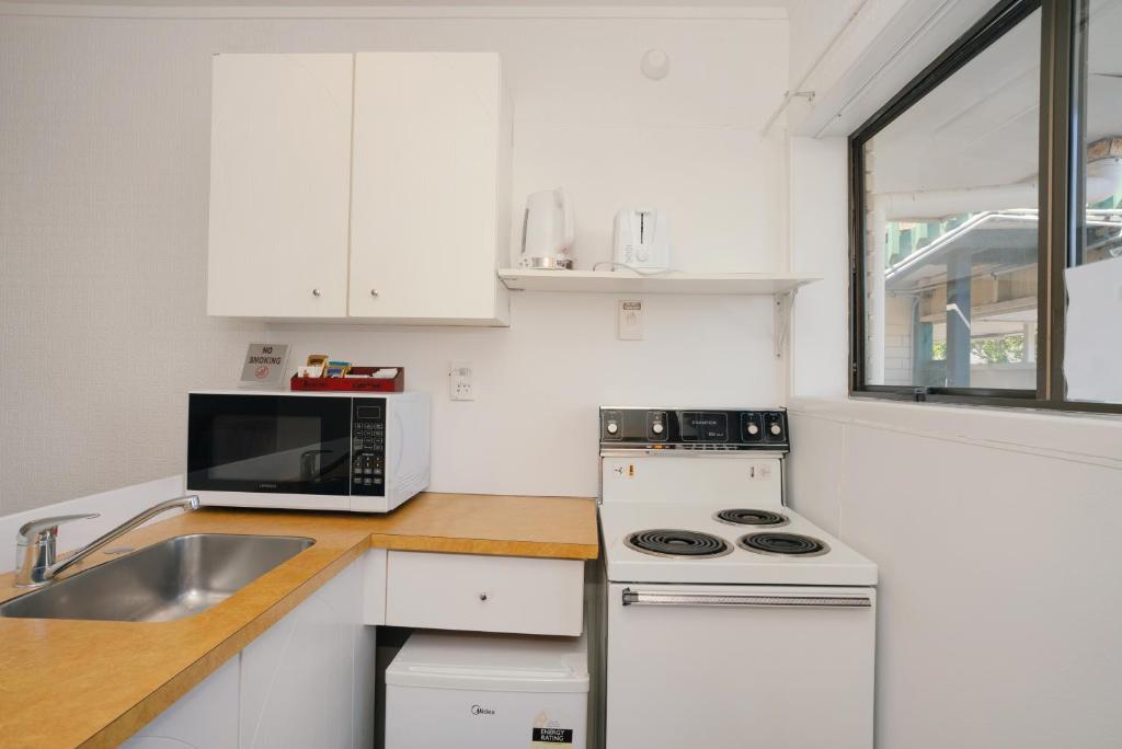 Dukes Midway Lodge - Resim 34