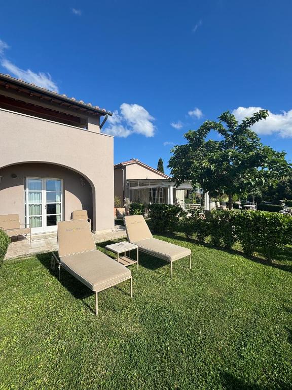 A garden outside Relais dei Molini - Villa dei Molini