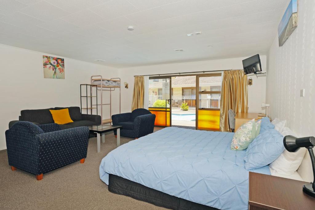 Dukes Midway Lodge - Resim 36