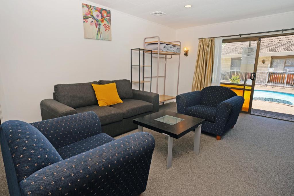 Dukes Midway Lodge - Resim 37