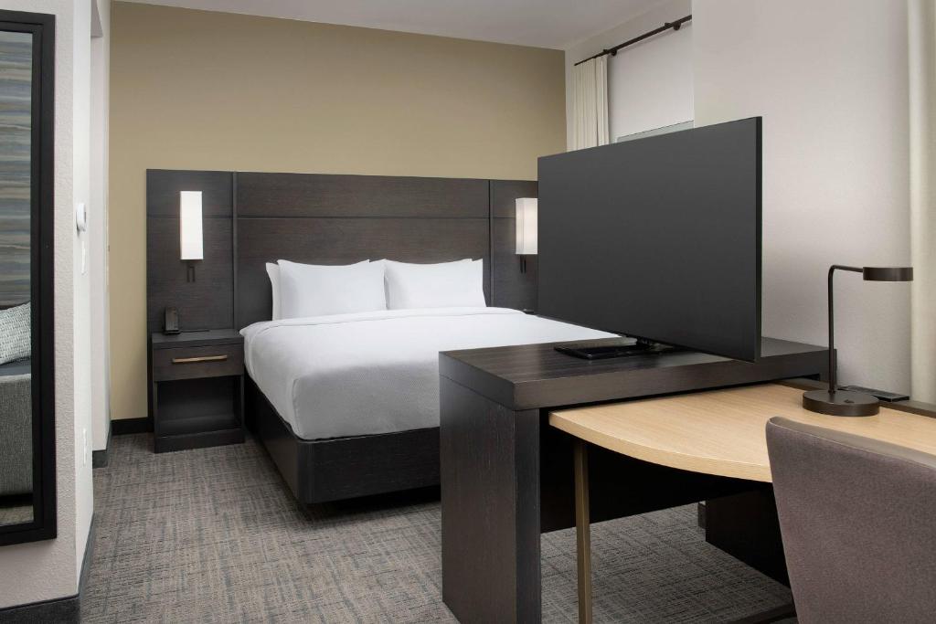 Residence Inn Doral Mall Area photo