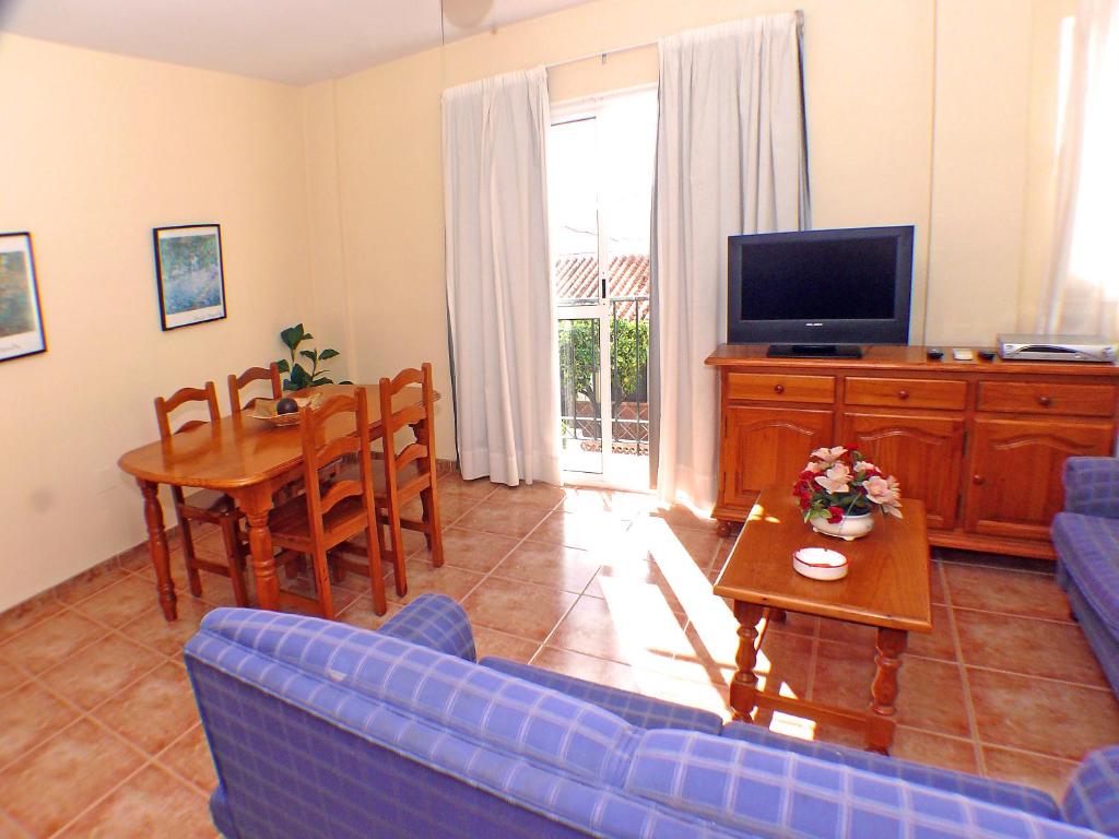 Zdjęcie z galerii obiektu Apartamentos La Casa del Barrio w mieście Maro