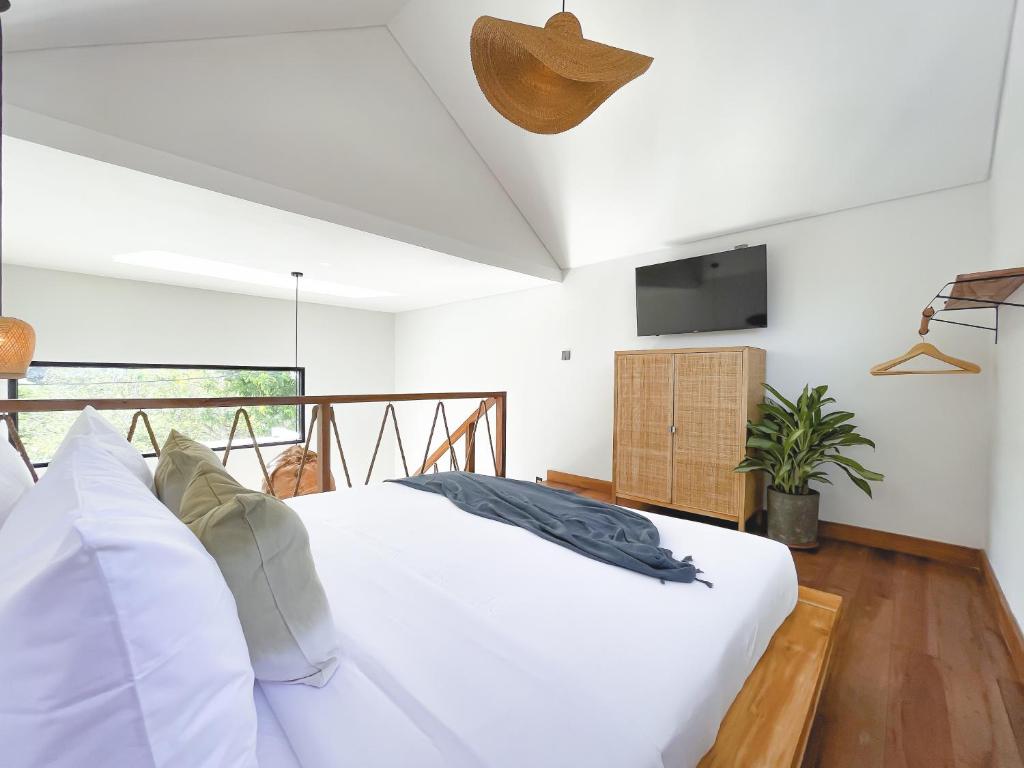 CARI Surf Camp & Studio's - 13