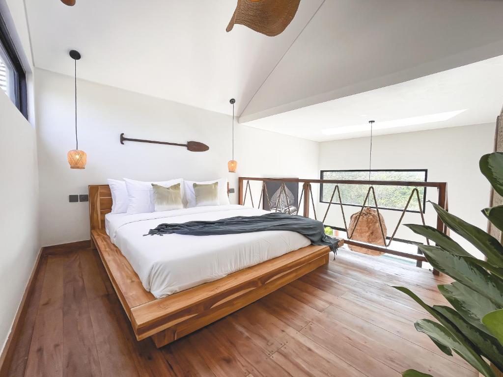 CARI Surf Camp & Studio's - 12