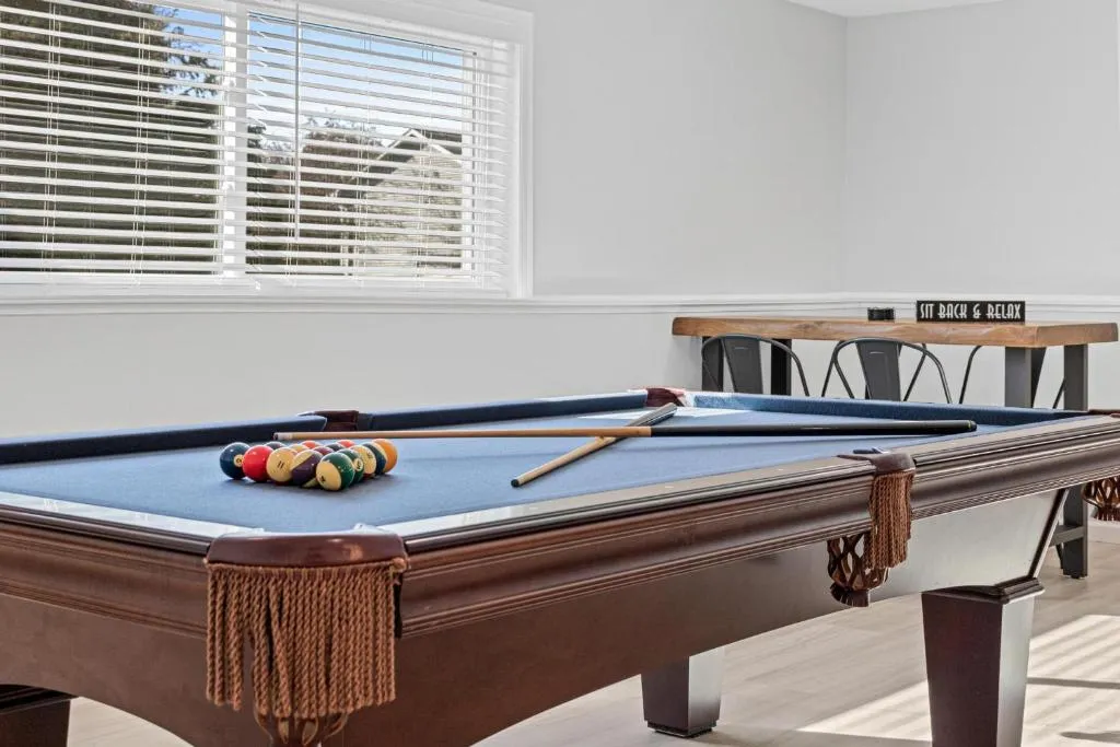 SweetHomeAway - Relaxing - Pool Table - King Bed in Blaine