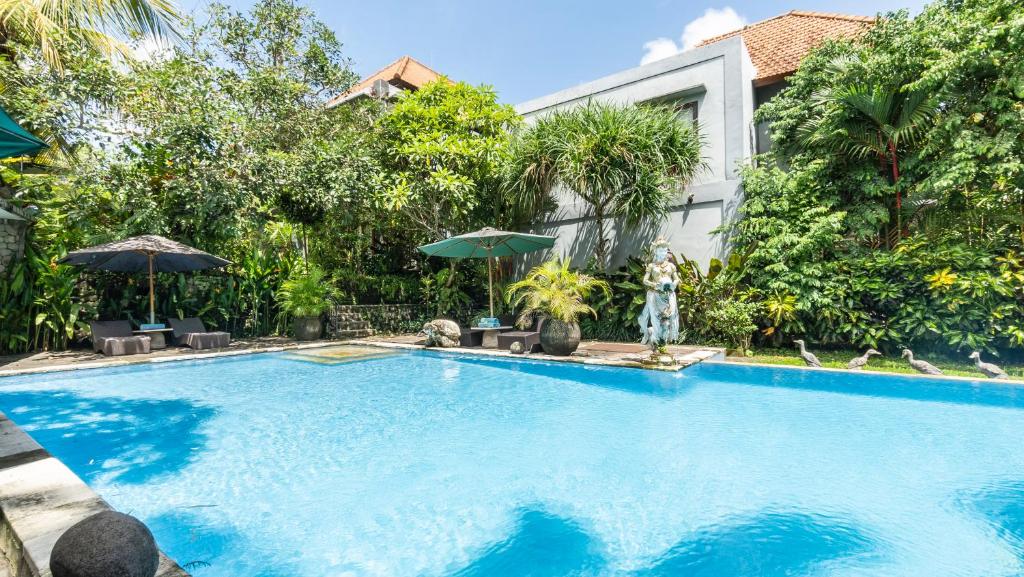 Baseinas apgyvendinimo įstaigoje Gita Maha Ubud Hotel by Mahaputra-CHSE Certified arba netoliese
