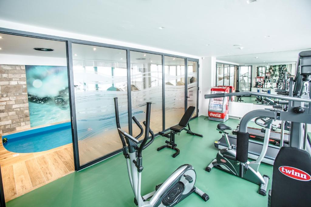Fitness centrum a/nebo fitness zařízení v ubytování Pino Nature Hotel, BW Premier Collection