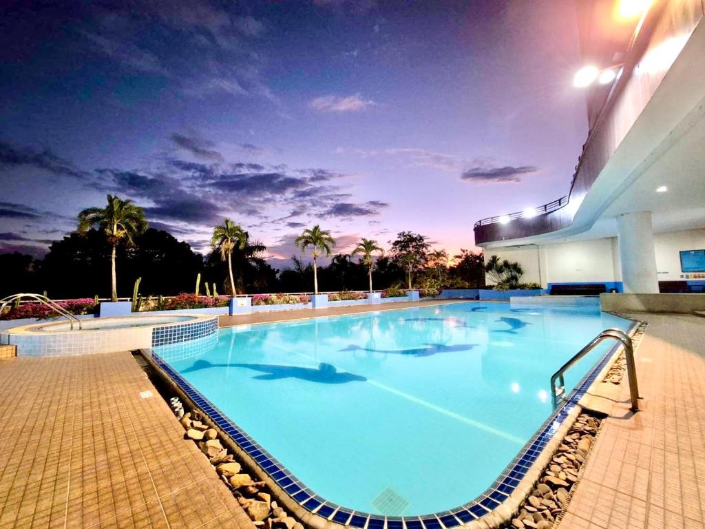 Bazén v ubytování Loei Palace Hotel nebo v jeho okolí