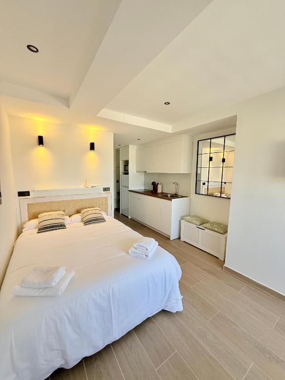 Apartament 18th floor city center RISCAL