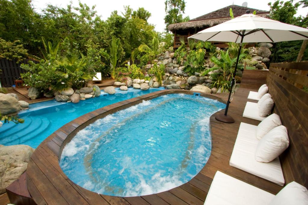 Bassein majutusasutuses Villas Sur Mer või selle lähedal