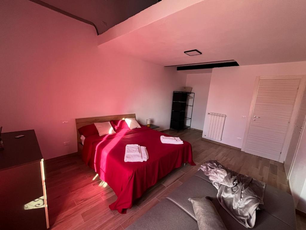 Postel nebo postele na pokoji v ubytování 1375 Suites