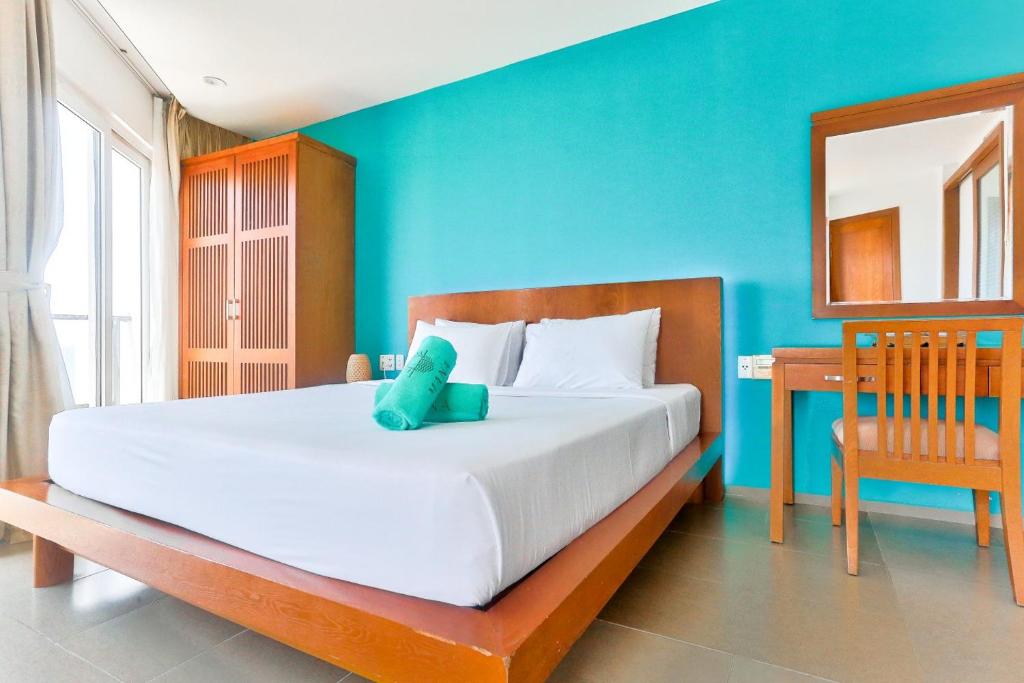 Grand Deluxe Double with Balcony Ocean View