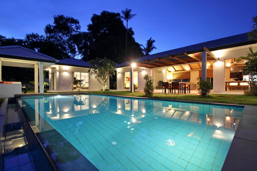 Bazén v ubytování Villa Maliwan Bangrak nebo v jeho okolí