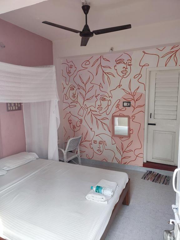 Postel nebo postele na pokoji v ubytování Vanam Pool Stay