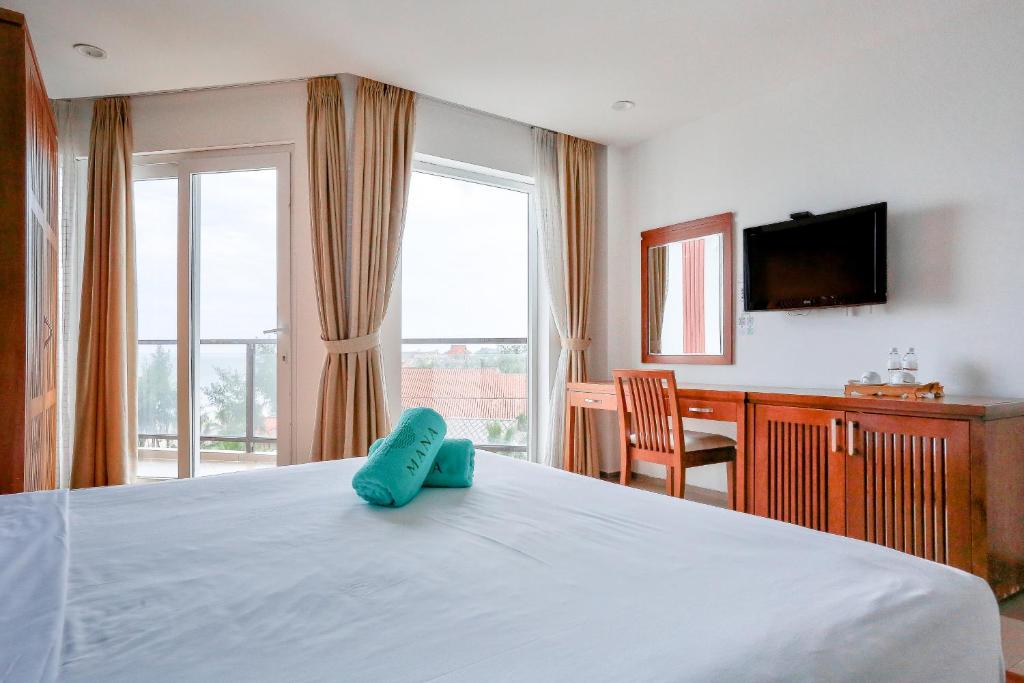 Grand Deluxe Twin with Balcony Ocean View