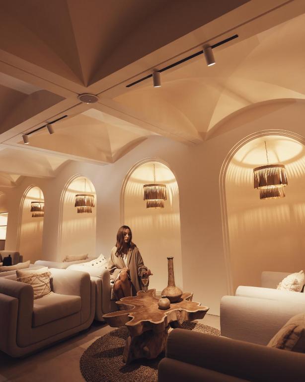 Posezení v ubytování OCEAN BLUE HOTEL & RESORT -Jbeil
