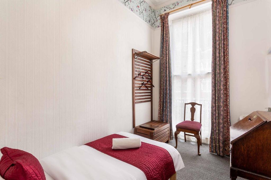 St Athans Hotel - Resim 16