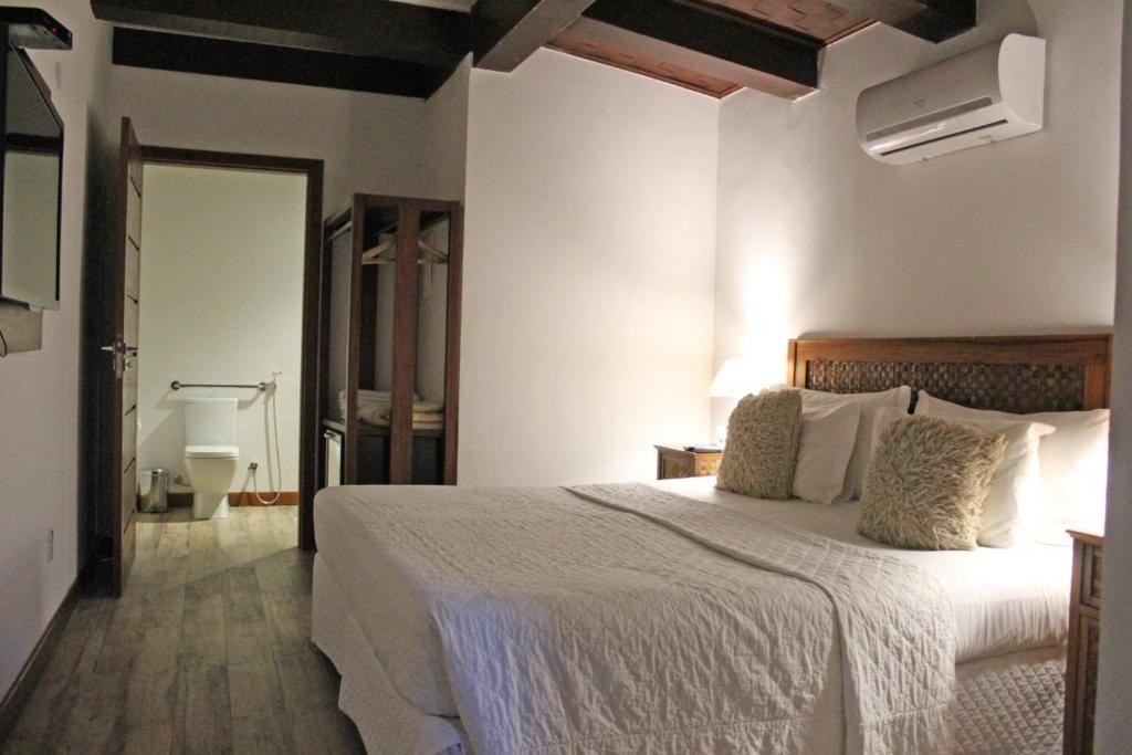 La Pedrera Small Hotel & Spa - 