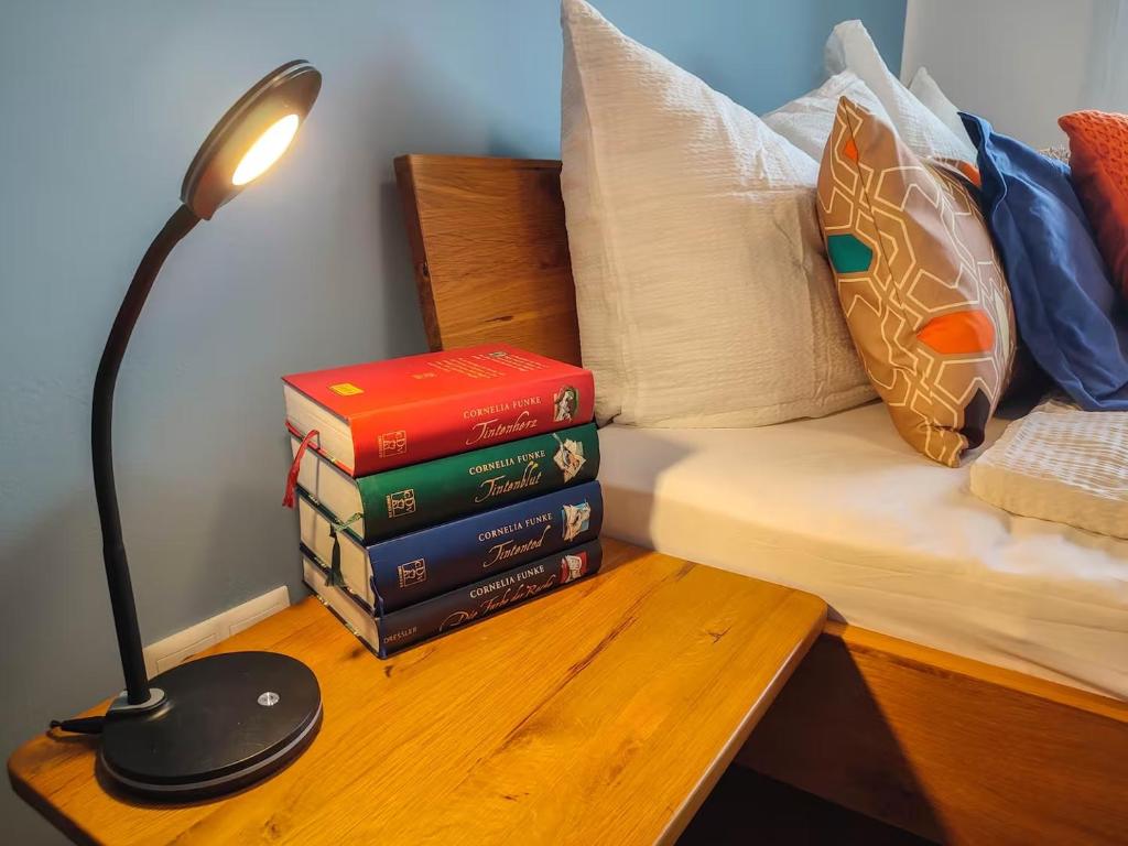 Postel nebo postele na pokoji v ubytování Modernes Zimmer mit kostenlosem Parkplatz - LIMA Vermietung