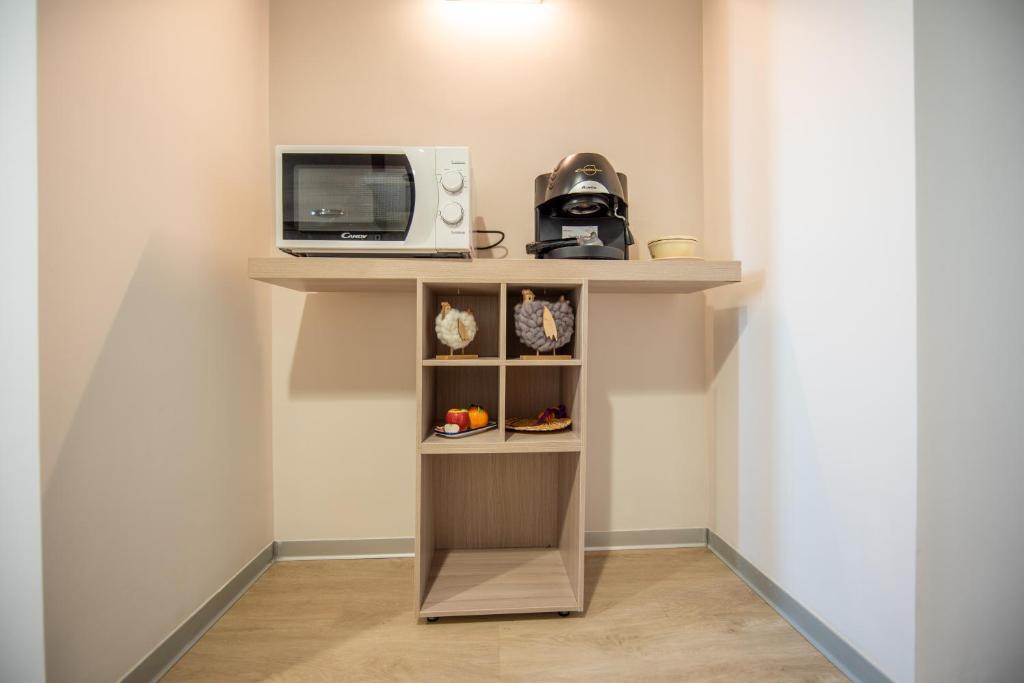 A television and/or entertainment centre at Villa Freschìa
