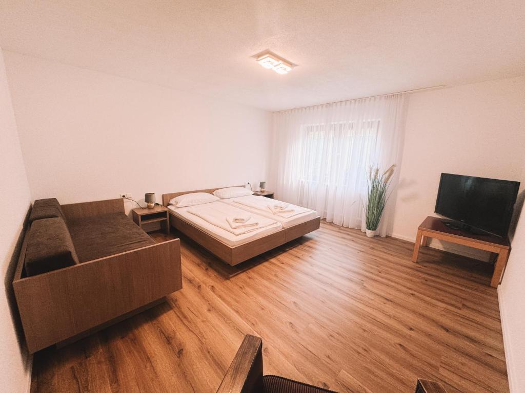 La Frontiera Hotel & Eventlocation - idyllisch, nah' der Schweiz - zum Rheinfall bei Schaffhausen - Camera Tripla