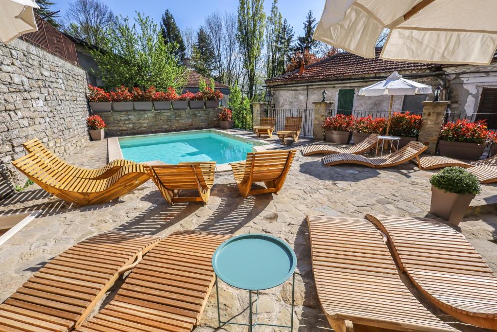 Bazén v ubytování Albergo del Bramante nebo v jeho okolí