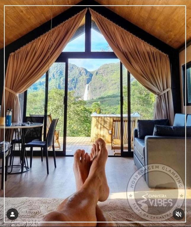 Nespecifikovaný výhled na hory nebo výhled na hory při pohledu z luxury tent