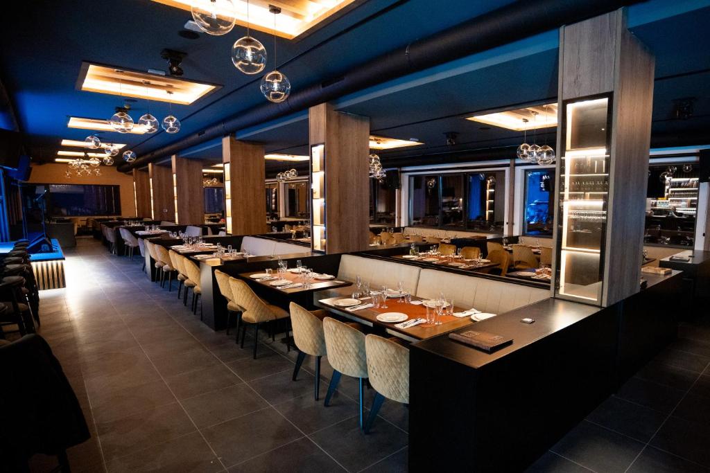 Restaurace v ubytování Apart-Hotel Ariš Kopaonik