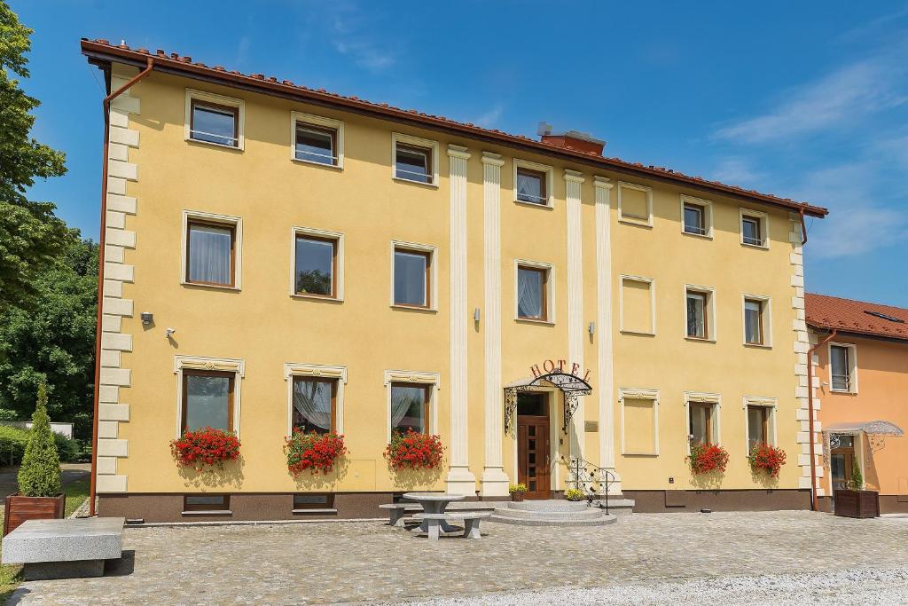 Budova, kde se hotel nachází