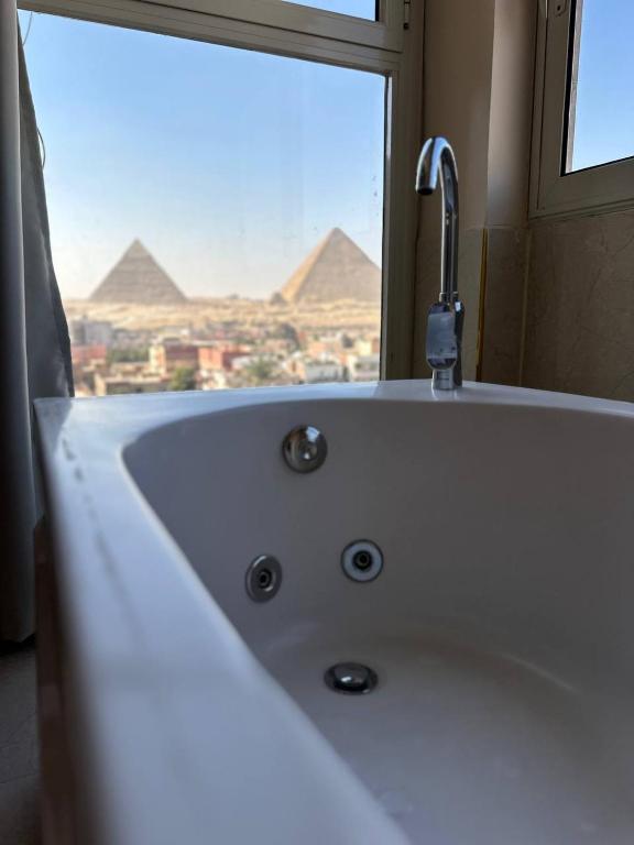 Nespecifikovaný výhled na hory nebo výhled na hory při pohledu z hotelu