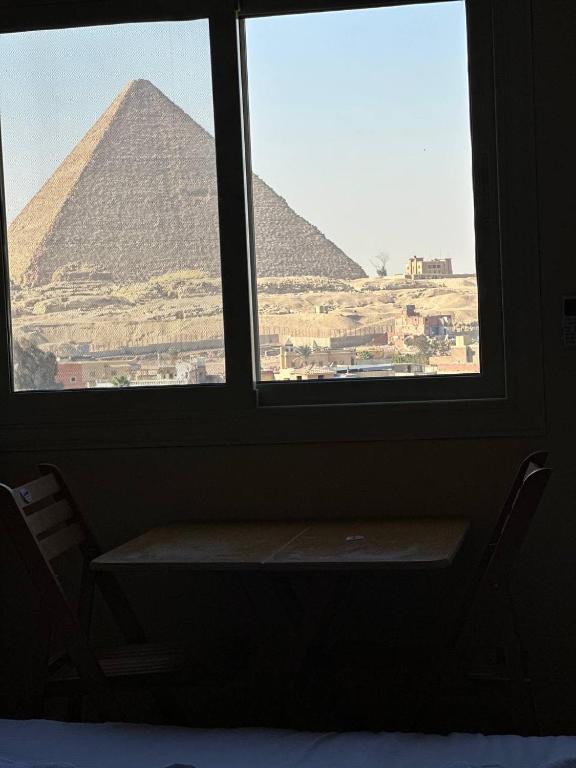 Nespecifikovaný výhled na hory nebo výhled na hory při pohledu z hotelu