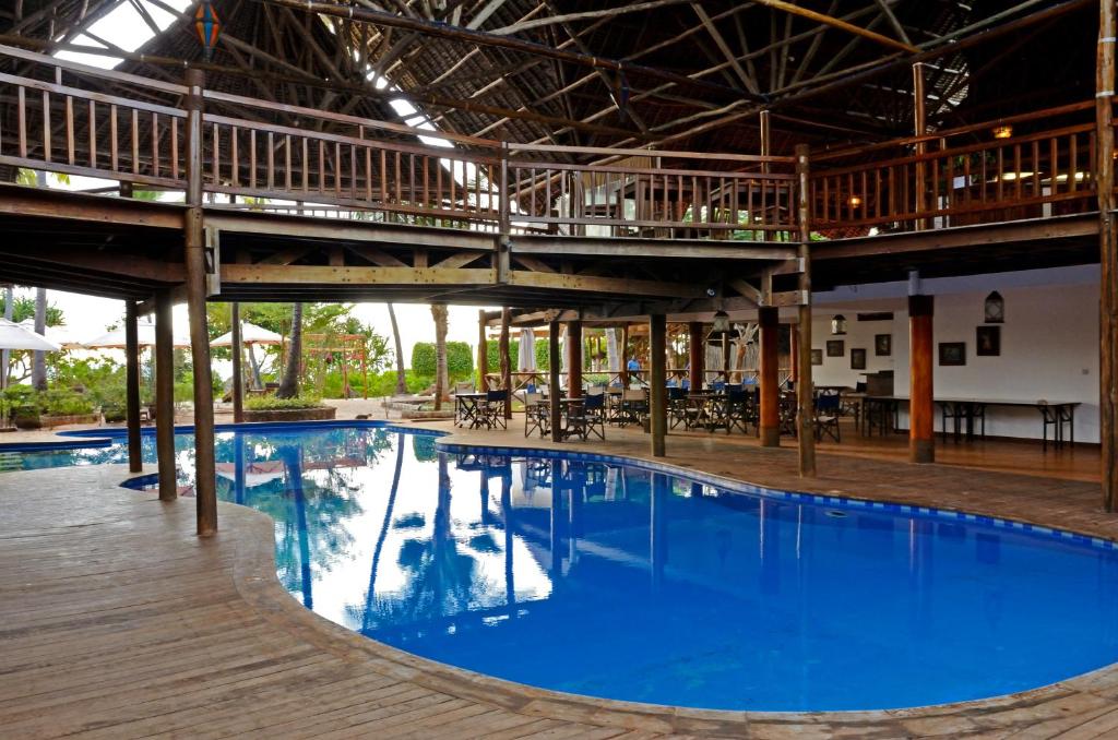 Bazén v ubytování Kena Beach Hotel nebo v jeho okolí