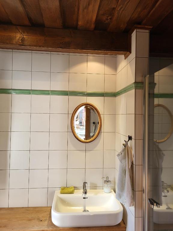 Koupelna v ubytování Apartmány Červený Dvůr