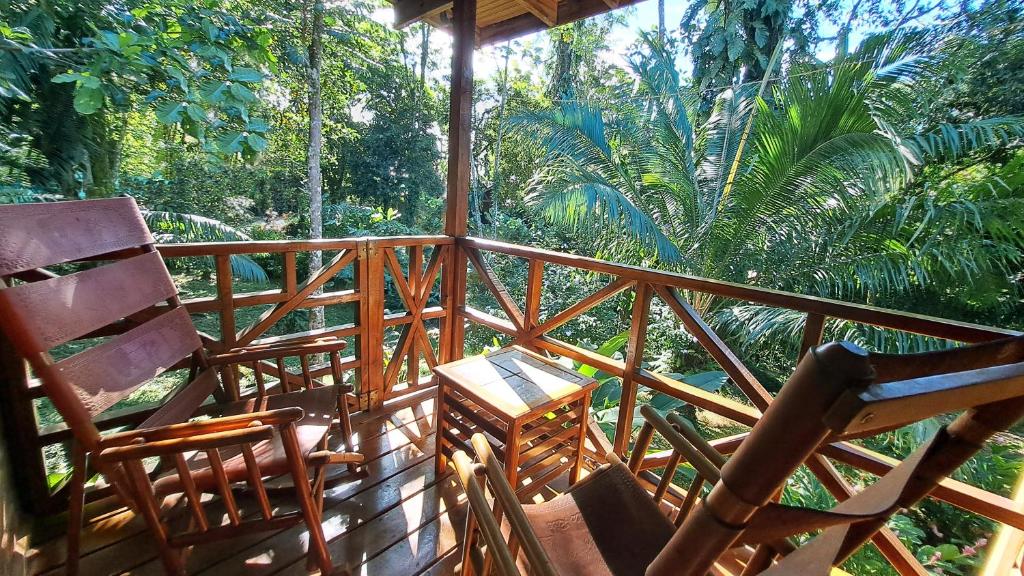 Balkón nebo terasa v ubytování Cabinas Costa Tropicana