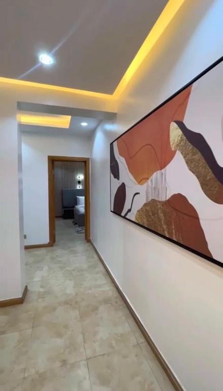 Fotografie z fotogalerie ubytování MULLINER TOWERS OPPOSITE IKOYI CLUB - Luxury 3BR in Ikoyi - elevator, pool, gym, 24h light, security v destinaci Lagos
