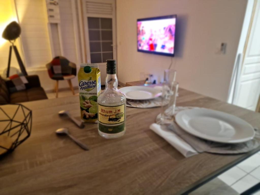 Nápoje v ubytování La suite aux hibiscus